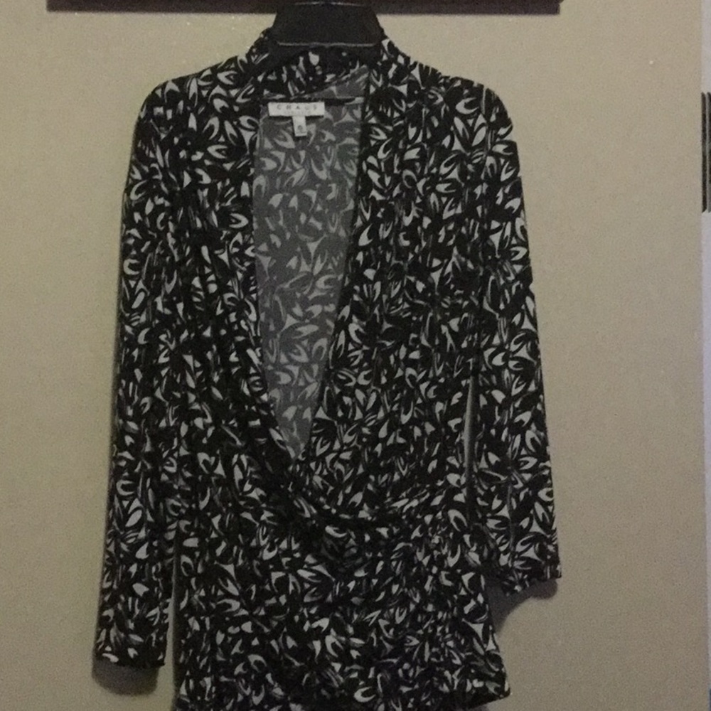 1/4 sleeve beautiful blouse.